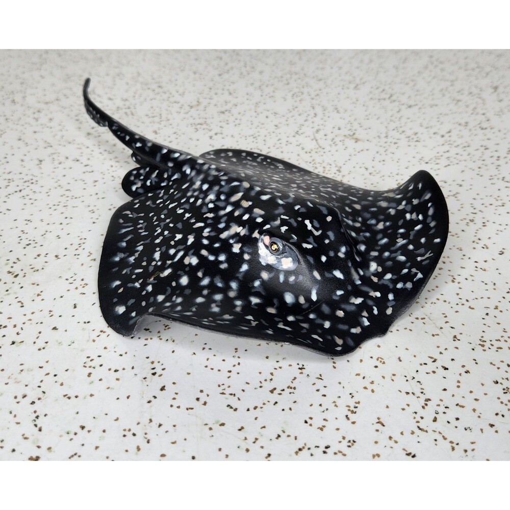2019 MARBLE STING RAY Animal Figurine Safari Ltd Toy Incredible Creatures AS IS